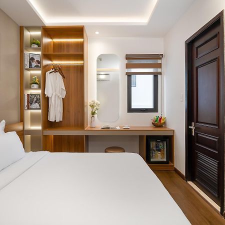 Duong Gia Hotel Dn By - Bay Luxury Дананг Екстериор снимка
