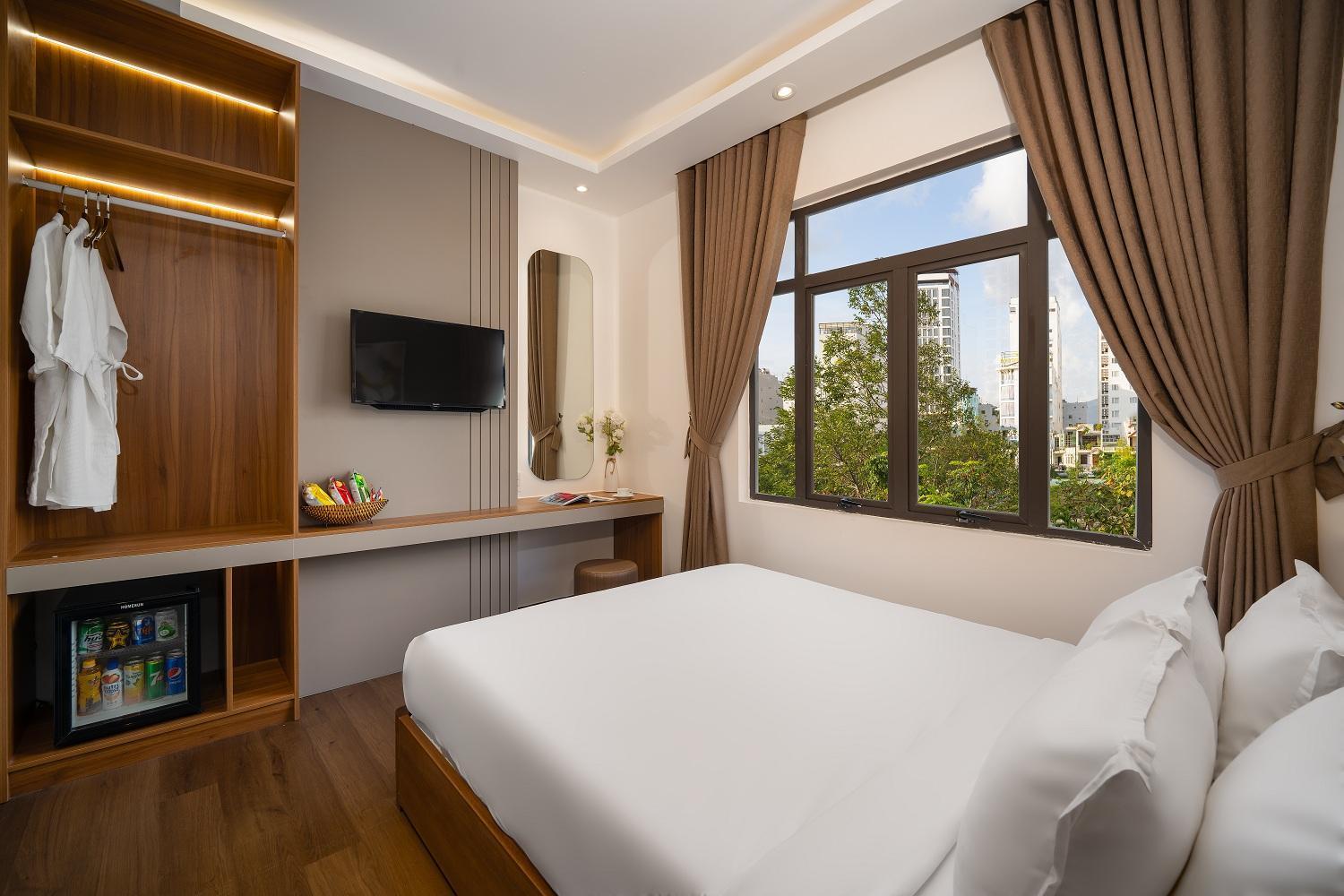 Duong Gia Hotel Dn By - Bay Luxury Дананг Екстериор снимка