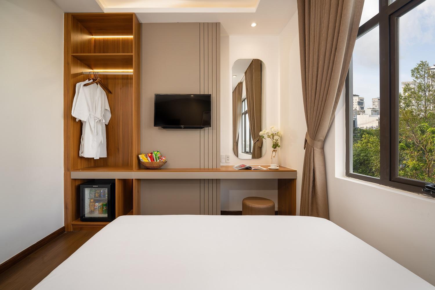 Duong Gia Hotel Dn By - Bay Luxury Дананг Екстериор снимка